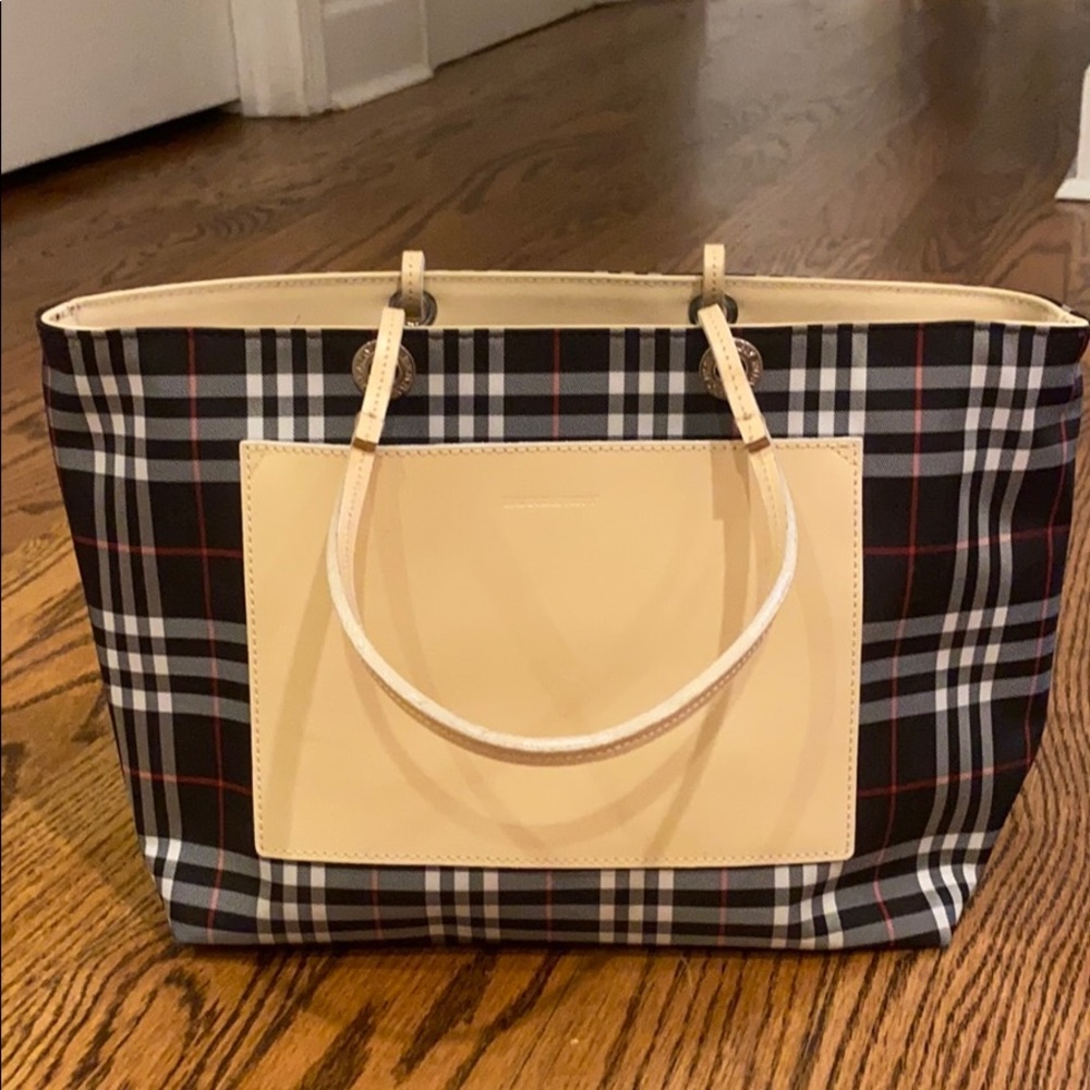 Burberry purse